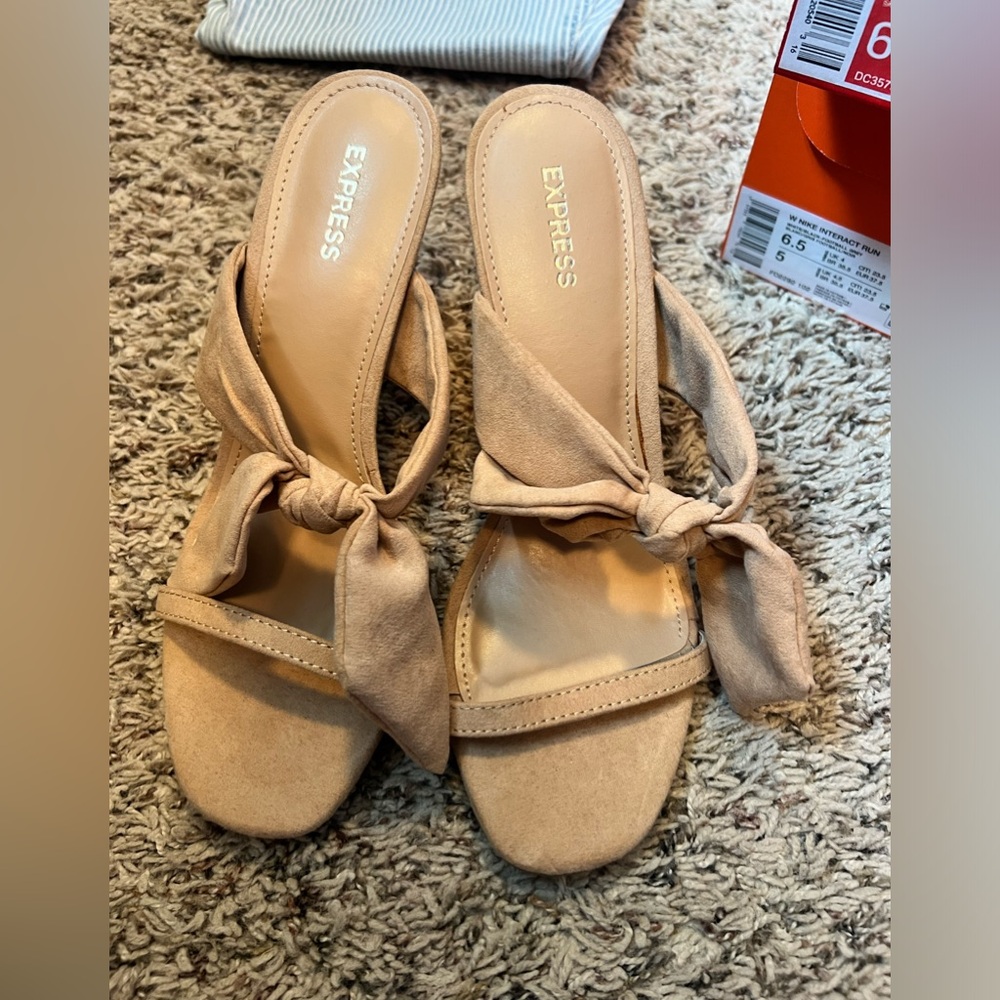 Express Bow Sandals